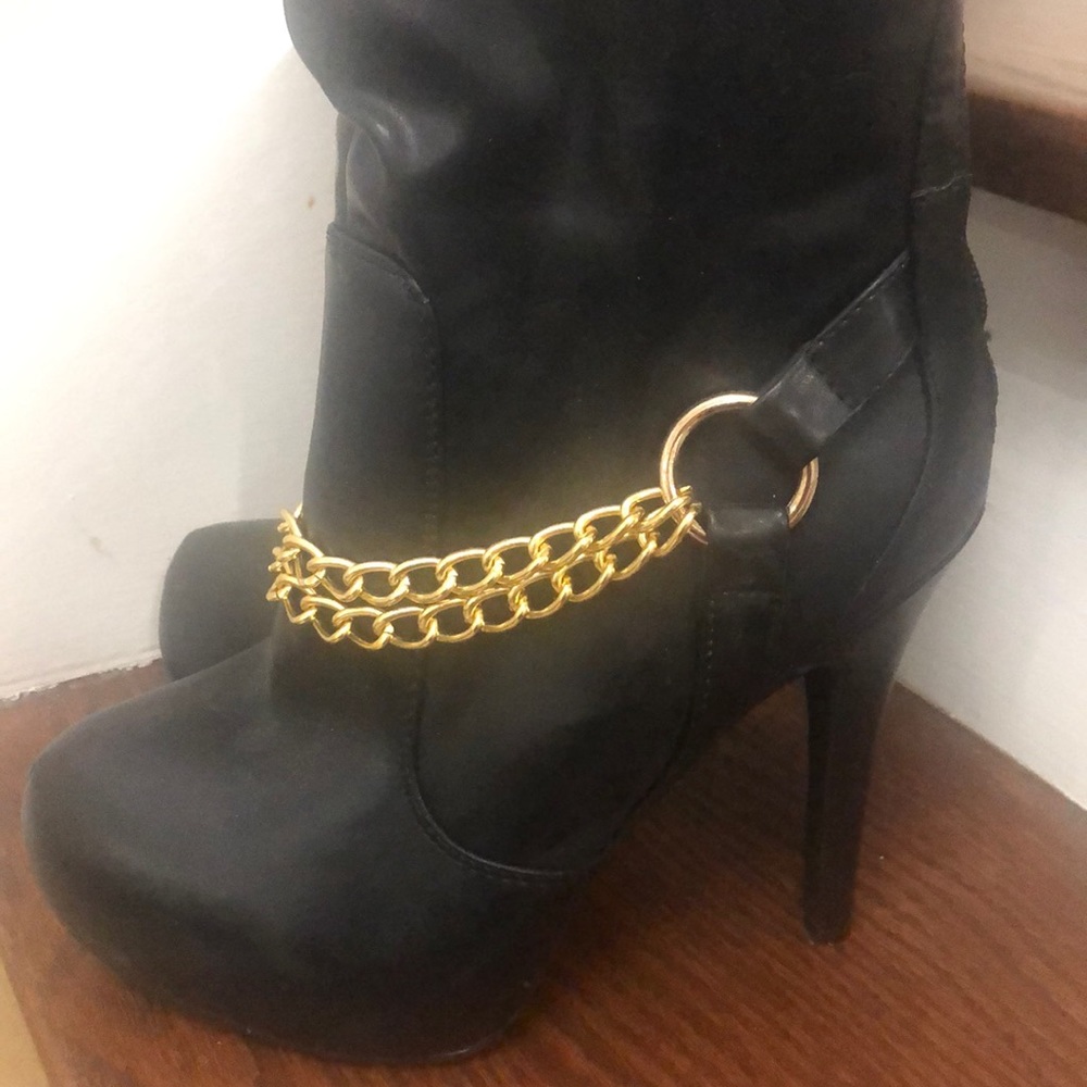 Boots - Picture 3 of 4
